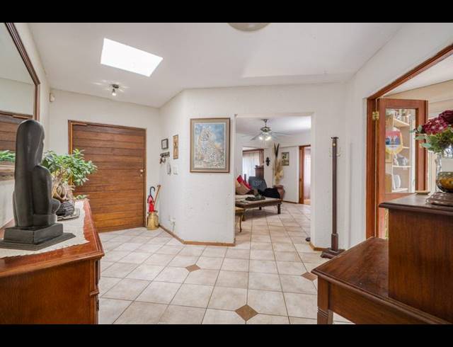 3 BEDROOM HOUSE FOR SALE IN LONEHILL